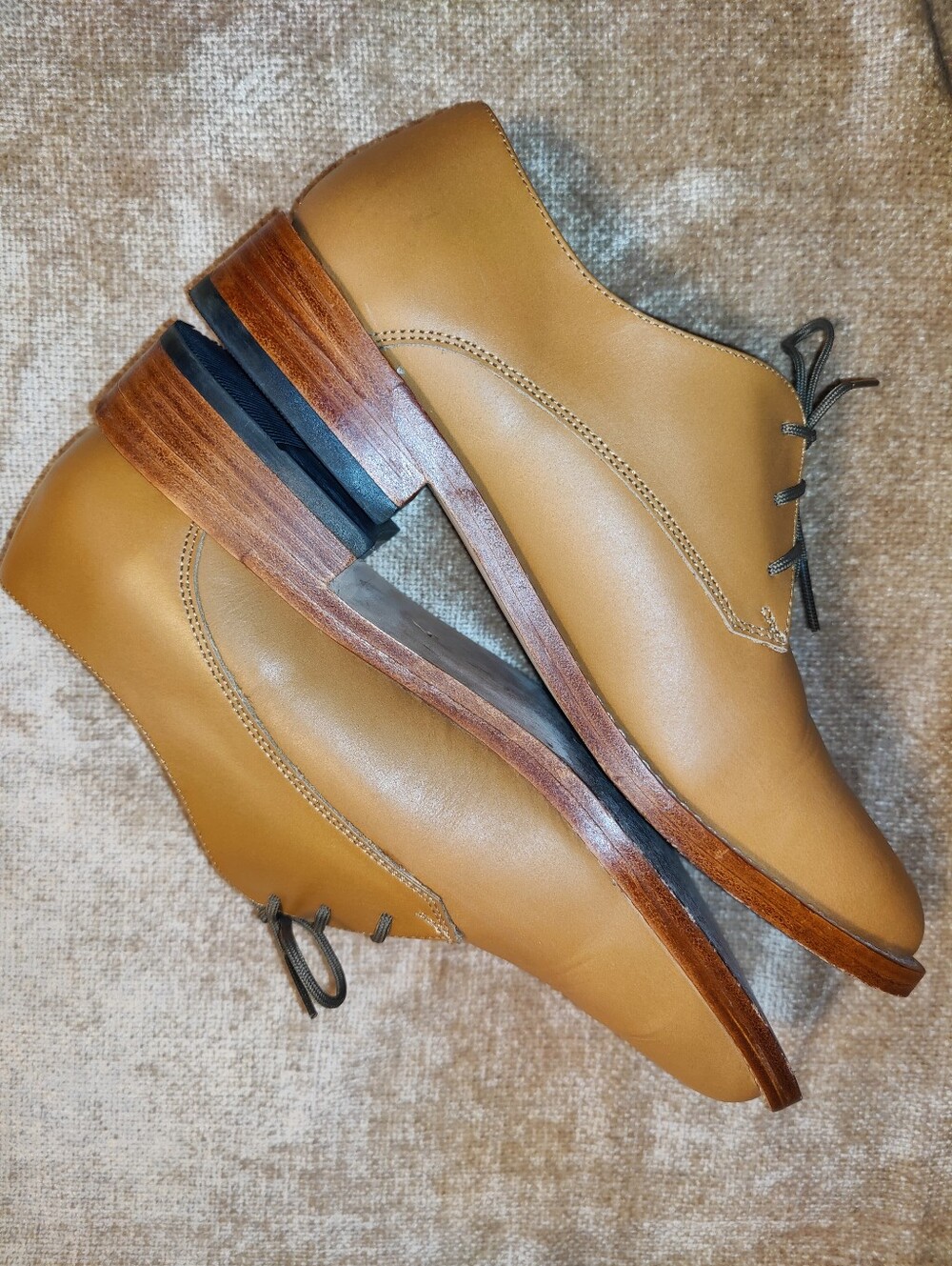 Nisolo James Oxford - Almond, Size 7 - Picture 9 of 16